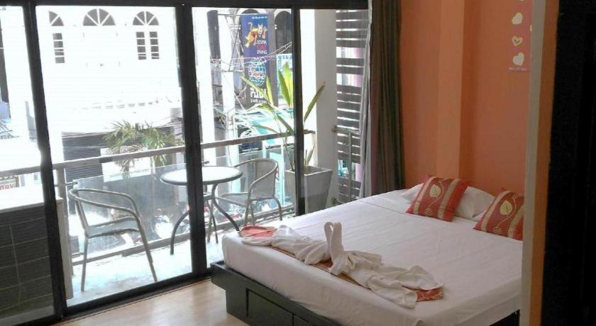 Long Beach Hotel Patong Exterior foto