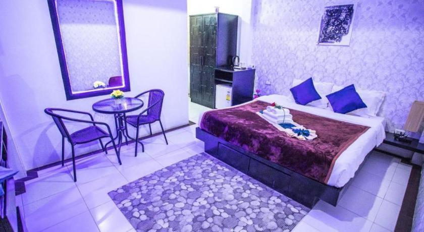 Long Beach Hotel Patong Exterior foto